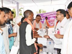ग्रामवासियों के बीच पहुंचे उप मुख्यमंत्री श्री विजय शर्मा, मौके पर ही किया समस्याओं का समाधान