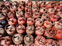 LPG पर सरकार सख्त: समय पर जवाब नहीं देने वालों की सब्सिडी हो सकती है बंद