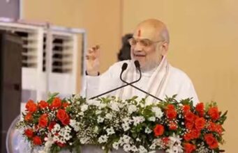महाराष्ट्र राजनीति: उद्धव गुट में बगावत, 6 सांसद मीटिंग से गायब, नोटिस जारी