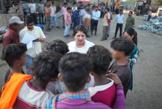 बाल श्रम निषेध दिवस पर बड़ा एक्शन: फैक्ट्री से 9 नाबालिग मुक्त, 20 बच्चों को मिला संरक्षण