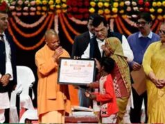 सीएम योगी ने लाभार्थियों को सौंपे प्रमाणपत्र, विभिन्न योजनाओं की सहायता राशि भी की वितरित