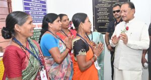 डिजिटल सरकार अब गाँव के द्वार, बड़ेकनेरा का ‘सेवा सेतु’ मॉडल बना सुशासन की नई मिसाल : सीएम विष्णुदेव साय