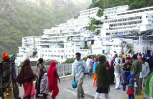 मां वैष्णो देवी के दरबार में उमड़ा आस्था का सैलाब, 50.70 लाख भक्त पहुंचे; पिछले साल से 10 लाख अधिक श्रद्धालु