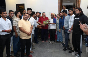 लखनपुर में सोशल मीडिया इन्फ्लूएन्सर्स से मिले पर्यटन एवं संस्कृति मंत्री राजेश अग्रवाल