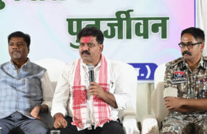 पुनर्वासित युवाओं से मिले उपमुख्यमंत्री विजय शर्मा और वन मंत्री केदार कश्यप, जाना हाल-चाल