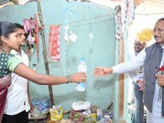 मुख्यमंत्री विष्णु देव साय ने पानी की बोतल खरीदकर बढ़ाया हौसला, कहा- यही है नए बीजापुर की तस्वीर