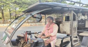 पंजीकृत महिला निर्माण श्रमिकों के लिए दीदी ई-रिक्शा सहायता योजना