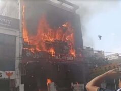 अलीगंज के पुरनिया इलाके में आग से हड़कंप, कई लोगों के फंसे होने की आशंका