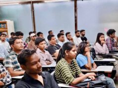 UPSC में सफल आदिवासी विद्यार्थियों से मिले CM साय, ट्राइबल यूथ हॉस्टल के छात्रों को दी बधाई