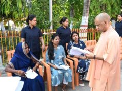जनता दर्शन में करीब 200 लोगों से मिले सीएम योगी