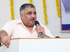 पर्यटन एवं संस्कृति मंत्री राजेश अग्रवाल ने किया स्टॉलों का निरीक्षण, नागरिकों से संवाद कर योजनाओं का लाभ लेने का किया आह्वान