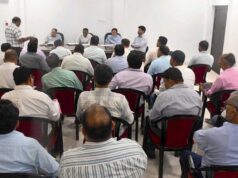 कार्यों में अपेक्षित प्रगति नहीं लाने वाले ठेकेदारों को नोटिस जारी करने तथा ब्लैक-लिस्ट करने के दिए निर्देश
