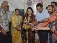 राज्यमंत्री गौर बोले- एक्सपो सिर्फ मशीनों का प्रदर्शन नहीं, बल्कि निवेश, नवाचार और नए अवसरों का बड़ा मंच एक्सपो से उद्योगों को नई उड़ान, राज्यमंत्री गौर ने बताया हुनर, निवेश और रोजगार का सशक्त माध्यम मशीनों से आगे बढ़कर अवसरों का मंच बना एक्सपो, राज्यमंत्री गौर ने निवेश और कौशल विकास पर दिया जोर