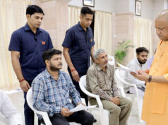 सीएम योगी ने किया ‘जनता दर्शन’, हर पीड़ित की समस्या सुन समाधान के लिए दिए निर्देश