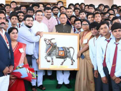 रायपुर विधानसभा में लोकतंत्र से रूबरू हुए छात्र, शकुंतला विद्यालय के विद्यार्थियों ने देखी सदन की कार्यवाही