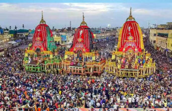 जगन्नाथ रथ यात्रा का अहम पड़ाव, आज श्रीमंदिर के समक्ष लाए जाएंगे तीनों रथ; कल होगी मौसीबाड़ी यात्रा