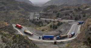 पाकिस्तान से दूर हुआ अफगान व्यापार, ट्रांजिट ट्रेड में भारी गिरावट दर्ज