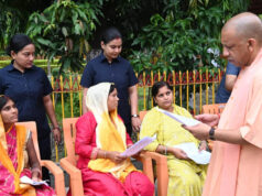 जनता दर्शन में सीएम योगी आदित्यनाथ ने सुनीं 200 लोगों की समस्याएं