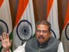 कॉकरोच आंदोलन से धर्मेंद्र प्रधान तक पहुंची सियासी हलचल की पूरी कहानी