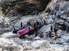 भीषण बस हादसे से दहला पाकिस्तान, ओवरलोडेड बस खाई में गिरी; 40 यात्रियों की जान गई