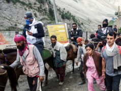कड़ी सुरक्षा के बीच अमरनाथ यात्रा जारी, 4,812 तीर्थयात्रियों का तीसरा जत्था जम्मू से हुआ रवाना