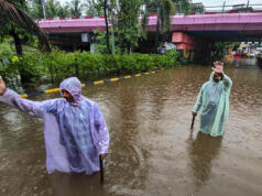 मुंबई हुई पानी-पानी! भारी बारिश से जनजीवन ठप, सड़कें जलमग्न, ट्रेनें प्रभावित, स्कूल-कॉलेज बंद