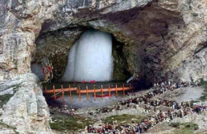 अमरनाथ यात्रा के बीच बड़ा अपडेट! बाबा बर्फानी का शिवलिंग घटकर 1 फीट, मौसम का दिखा असर