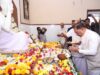 गुरु पूर्णिमा पर मुख्यमंत्री ने अघोर गुरु पीठ बनोरा में किए गुरु दर्शन, बाबा प्रियदर्शी राम से लिया आशीर्वाद