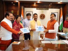 मुख्यमंत्री डॉ. यादव को जल संसाधन मंत्री सिलावट ने अभियान की उपलब्धियां पर आधारित पुस्तिका की भेंट