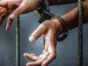 दिवंगत आरक्षक के परिवार से 19 लाख की उगाही का मामला, थाना प्रभारी गिरफ्तार, वकील फरार