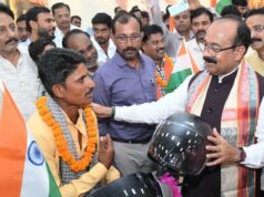 दिव्यांगजनों को आत्मनिर्भर बनाने की पहल, 11 लाभार्थियों को मिली तिपहिया स्कूटी; अरुण साव बोले- आसान होगा आवागमन