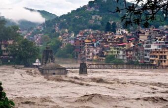 उत्तराखंड में रातभर बरसे बादल, आज फिर भारी बारिश की चेतावनी; भूस्खलन और फ्लैश फ्लड का खतरा