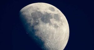 चंद्रमा की सतह पर जीवन नामुमकिन, फिर भी धरती के माइक्रोब्स के जिंदा रहने की संभावना; NASA ने किया खुलासा