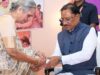 मुख्यमंत्री निवास में रक्षाबंधन का आत्मीय उल्लास, विभिन्न क्षेत्रों से पहुंचीं माताओं-बहनों ने मुख्यमंत्री को बांधी राखी