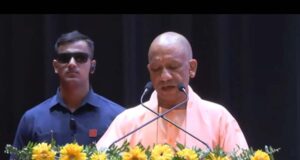 कैशलेस चिकित्सा सुविधा कार्ड का वितरण कर ‘मुख्यमंत्री पीआरडी कैशलेस चिकित्सा योजना’ का शुभारंभ किया सीएम ने