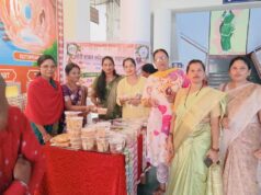 स्व-सहायता समूह की दीदियों ने प्राकृतिक सामग्रियों से तैयार कीं इको-फ्रेंडली राखियां