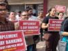 छत्तीसगढ़ में बैंक कर्मचारियों ने उठाई 5 दिवसीय बैंक सप्ताह की मांग, किया जोरदार प्रदर्शन