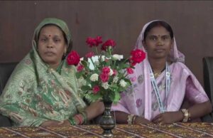 ‘आनंदी कुटुम्ब समृद्ध ग्राम’ राष्ट्रीय कार्यक्रम में पार्वती मंडावी और पिलेश्वरी नेताम ने साझा किए ग्रामीण विकास के अनुभव