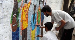 लखनऊ में ग्रैफिटी वॉल पर उकेरी नए उत्तर प्रदेश की तस्वीर