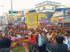 नगर निगम की सीलिंग के खिलाफ अवधपुरी के व्यापारियों का प्रदर्शन, दुकानें बंद कर निकाला मार्च