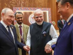 BRICS Summit में दिखी खास बॉन्डिंग, PM मोदी के साथ पुतिन-जिनपिंग की तस्वीर ने खींचा ध्यान