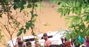 बगलामुखी मंदिर दर्शन को गए 8 श्रद्धालुओं की मौत, नाले में गिरी कार
