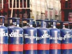 सितंबर के पहले दिन LPG को झटका, कमर्शियल सिलिंडर की कीमत 9.50 रुपये बढ़ी
