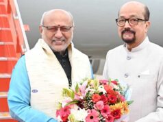 उपराष्ट्रपति राधाकृष्णन का स्वागत करने पहुंचे राज्यपाल डेका, गर्मजोशी से हुआ अभिनंदन