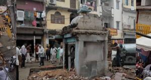 ‘डॉक्टर हनुमान’ को हटाना मुश्किल, JCB-क्रेन भी फेल; मुस्लिम समुदाय भी बना भक्ति की मिसाल