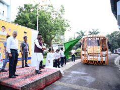 “माँ तुझे प्रणाम” योजना के तहत भ्रमण के लिये आए युवाओं से किया संवाद
