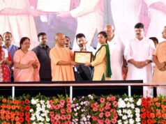 मुख्यमंत्री योगी ने आंगनवाड़ी कार्यकर्ताओं, सहायिकाओं व बच्चों का बढ़ाया हौसला
