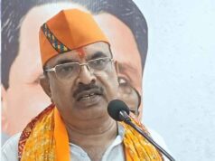 नवरात्र में देवी दर्शन को लेकर सियासी बयानबाजी, भाजपा सांसद प्रकाश पाल ने अखिलेश पर साधा निशाना