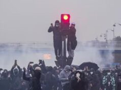फ्रांस में मैक्रों सरकार के खिलाफ सड़कों पर उतरे 4 लाख लोग, 70 हजार सुरक्षाबल तैनात
