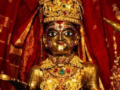 दुर्गा पूजा में ही बाहर आती है मां दुर्गा की सोने की मूर्ति, पुलिस सुरक्षा में होती है पूजा